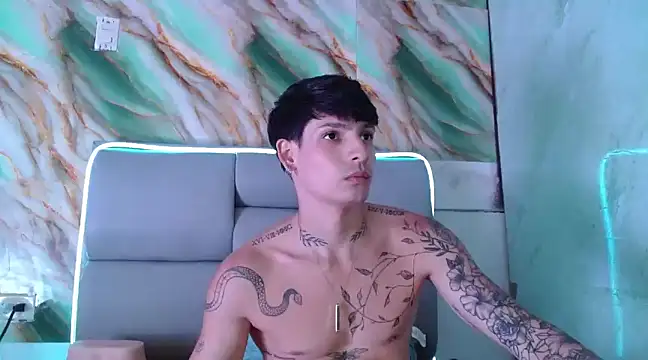 Apolo Hidalgo01 online show from March 8, 2025, 5:22 pm