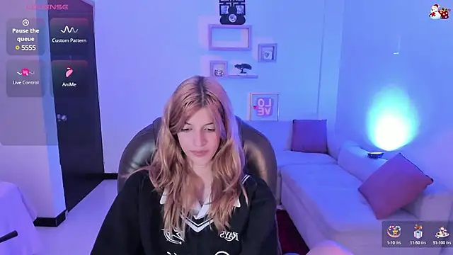 Nora Vennucci online show from February 21, 2025, 10:15 pm