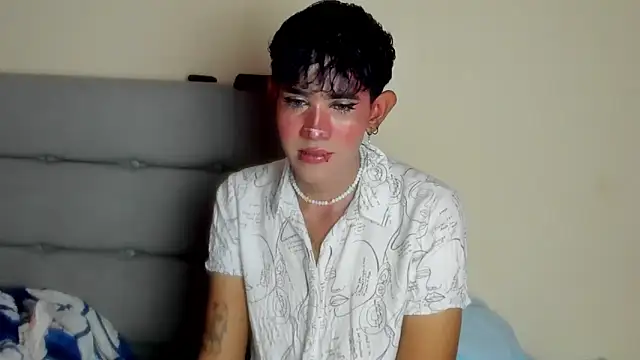 andrew uwu  online show from December 22, 2025, 9:56 pm