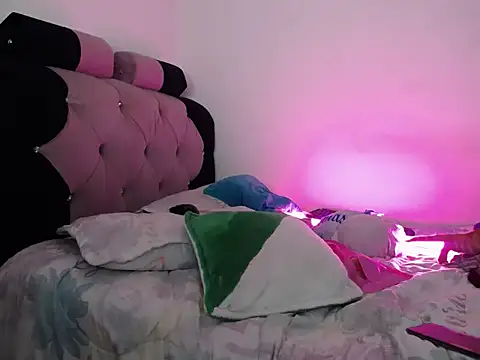 Pussycat 9999 online show from February 14, 2025, 3:26 pm