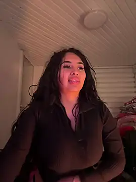 Snapshot of Anily_Lovely chatting on May 27, 2026, 12:51 am Anily Lovely online show from May 27, 2026, 12:51 am