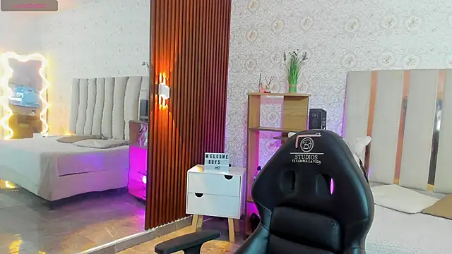 Daphnne tay online show from September 17, 2025, 3:08 am