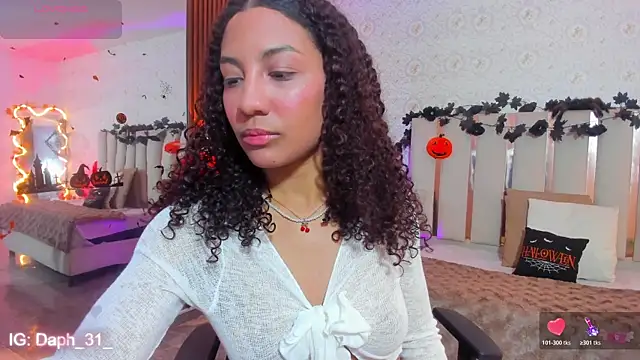 Daphnne tay online show from October 21, 2025, 7:25 pm