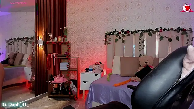 Daphnne tay online show from February 10, 2026, 4:05 am