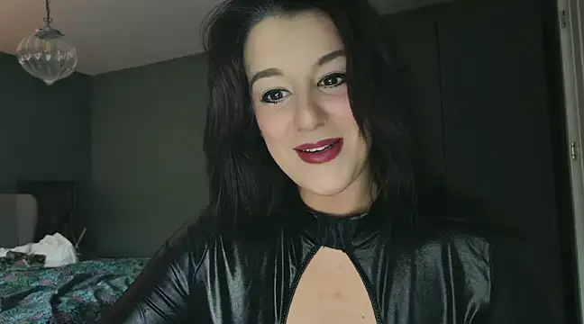 flatwhite0 online show from December 18, 2024, 9:25 am