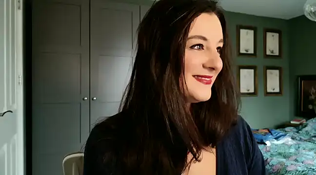 flatwhite0 online show from February 20, 2025, 9:33 am