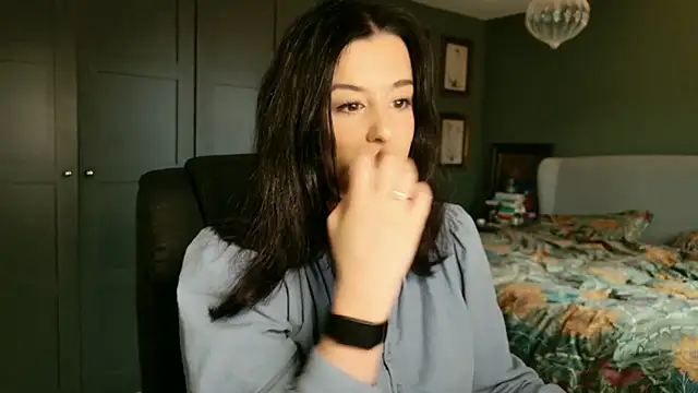 flatwhite0 online show from February 3, 2026, 10:42 am