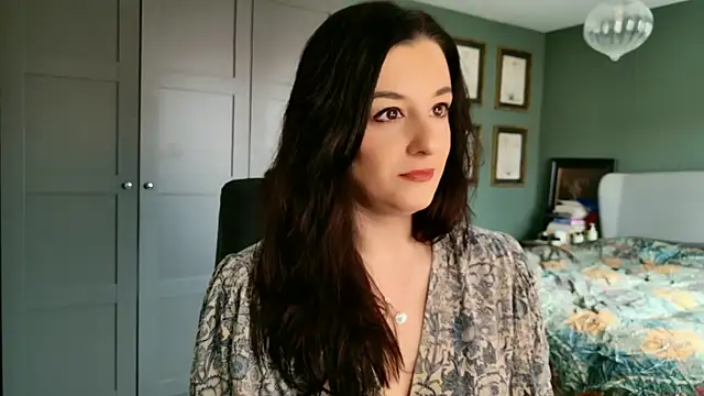 flatwhite0 online show from April 3, 2026, 9:18 am