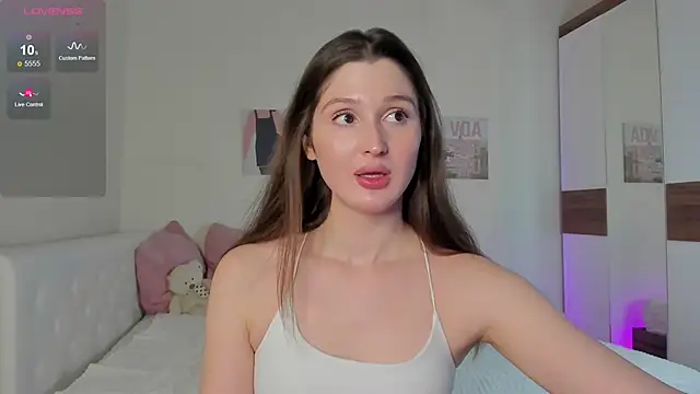 Snapshot of tender_babyy chatting on February 1, 2025, 2:13 pm tender babyy online show from February 1, 2025, 2:13 pm