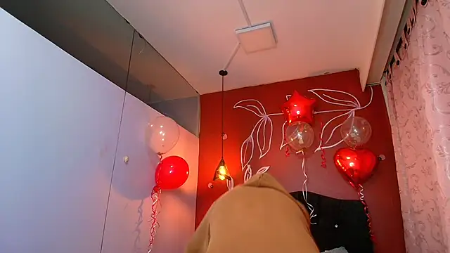 Zia Green online show from February 15, 2025, 12:11 pm