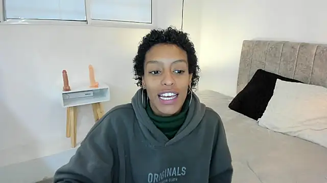 Snapshot of Zia_Green chatting on June 9, 2026, 12:28 pm Zia Green online show from June 9, 2026, 12:28 pm