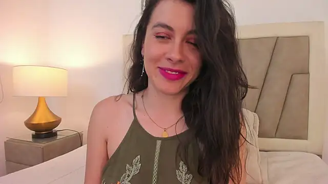 Snapshot of JaneLondon chatting on January 21, 2025, 10:41 pm JaneLondon online show from January 21, 2025, 10:41 pm