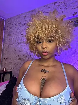 Snapshot of pamela_west chatting on February 19, 2026, 8:05 pm pamela west online show from February 19, 2026, 8:05 pm