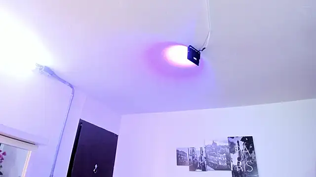 Amy Kiitty  online show from November 3, 2025, 12:39 pm