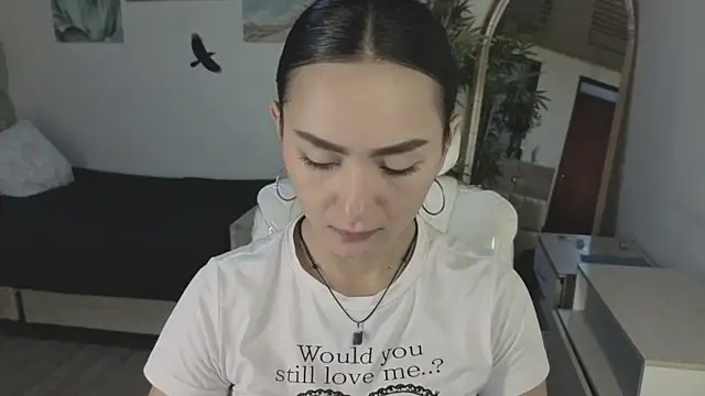 Amy Kiitty  online show from May 10, 2026, 1:38 pm