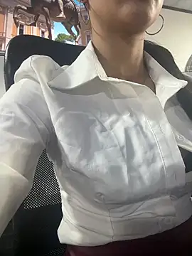 Amy Kiitty  online show from May 11, 2026, 1:17 pm