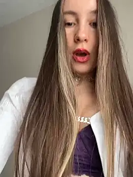 viviandaimond1 online show from March 1, 2025, 12:45 pm