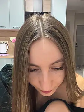 viviandaimond1 online show from March 4, 2025, 8:38 pm