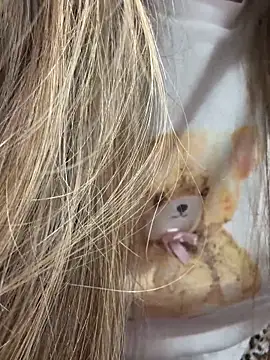 viviandaimond1 online show from October 6, 2025, 6:38 pm