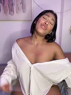 Isabella fasilier online show from February 26, 2025, 5:42 am