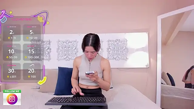 adelaa 11 online show from November 10, 2025, 1:32 pm