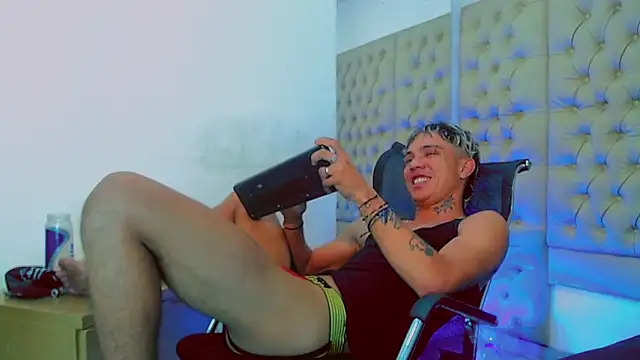 HannibalLester online show from February 2, 2025, 8:51 pm