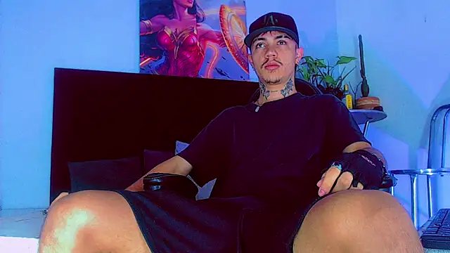 HannibalLester online show from November 3, 2025, 5:52 am