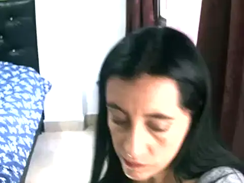 hailey85 online show from December 24, 2024, 10:28 pm