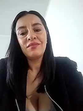 Snapshot of hailey85 chatting on May 2, 2026, 4:12 pm hailey85 online show from May 2, 2026, 4:12 pm
