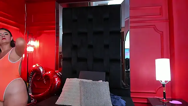 Snapshot of nathalie_rossel chatting on February 19, 2025, 1:18 am nathalie rossel online show from February 19, 2025, 1:18 am