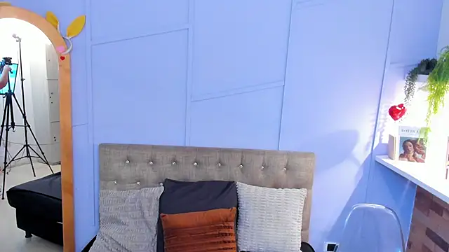 Snapshot of nathalie_rossel chatting on September 19, 2025, 6:48 am nathalie rossel online show from September 19, 2025, 6:48 am