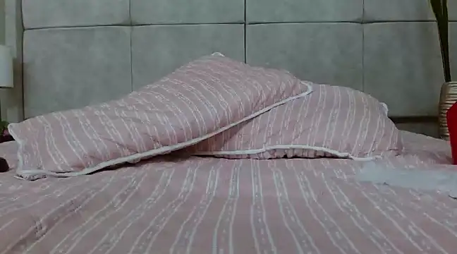 sweet amalia4 online show from March 13, 2025, 9:05 pm