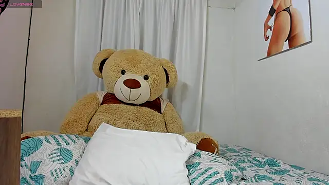 sweet amalia4 online show from September 16, 2025, 2:34 am