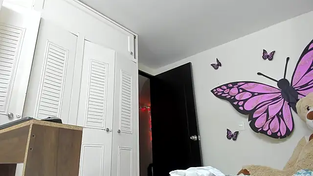 sweet amalia4 online show from November 30, 2025, 3:43 am