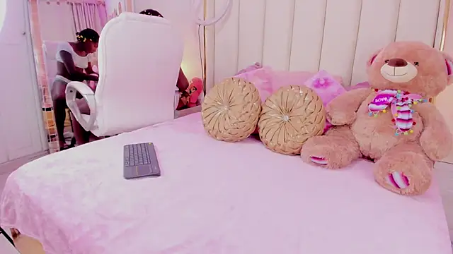 evangelin ts online show from October 22, 2025, 1:55 pm