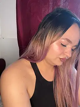 Snapshot of Naiara_Sex_ chatting on March 11, 2026, 9:10 pm Naiara Sex online show from March 11, 2026, 9:10 pm