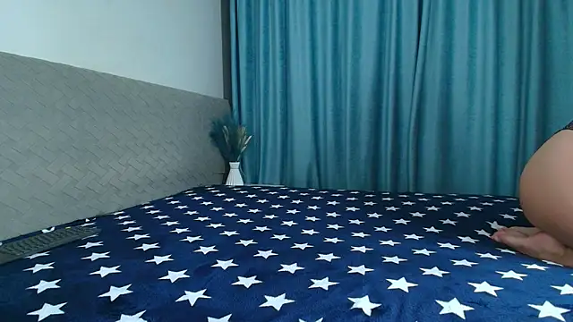 Snapshot of ElizaaXO chatting on September 30, 2025, 4:45 pm ElizaaXO online show from September 30, 2025, 4:45 pm