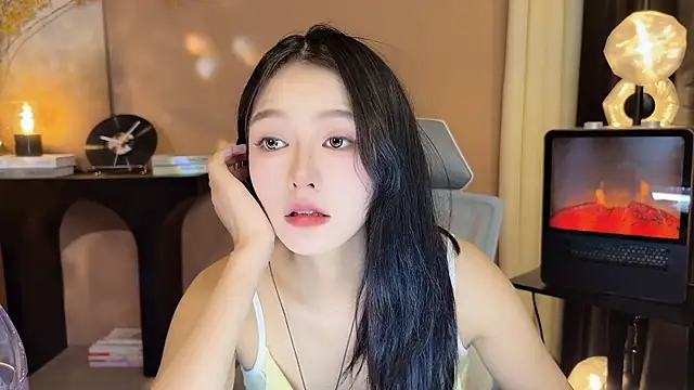 xiaodaibabyy online show from December 2, 2024, 4:31 pm