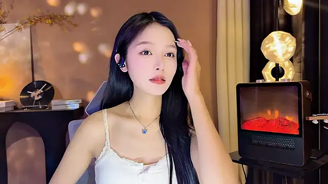 xiaodaibabyy online show from December 9, 2024, 2:39 pm