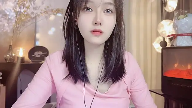 xiaodaibabyy online show from December 25, 2024, 10:39 am