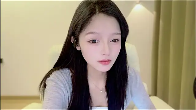 xiaodaibabyy online show from November 5, 2025, 7:30 am