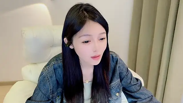 xiaodaibabyy online show from February 25, 2026, 1:43 pm