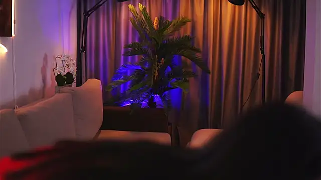 GinaValentinna online show from February 28, 2025, 7:03 pm