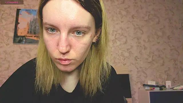 Snapshot of Baiambel_Mi chatting on November 18, 2025, 7:29 pm Baiambel Mi online show from November 18, 2025, 7:29 pm