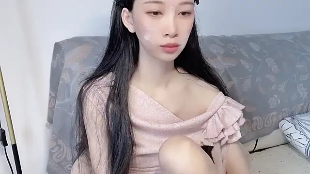 Snapshot of Lili-2 chatting on May 3, 2026, 5:24 am Lili-2 online show from May 3, 2026, 5:24 am