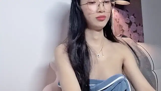 Snapshot of Lili-2 chatting on May 19, 2026, 6:36 pm Lili-2 online show from May 19, 2026, 6:36 pm