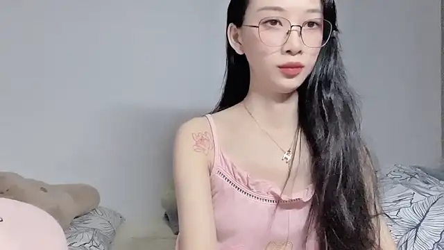 Snapshot of Lili-2 chatting on June 2, 2026, 2:52 pm Lili-2 online show from June 2, 2026, 2:52 pm
