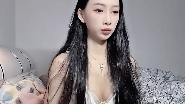 Snapshot of Lili-2 chatting on June 8, 2026, 11:54 am Lili-2 online show from June 8, 2026, 11:54 am