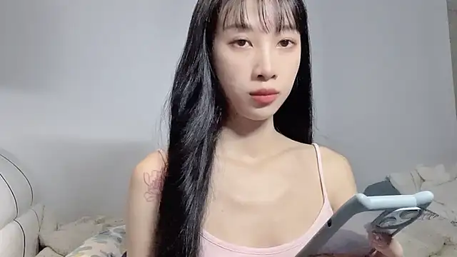 Snapshot of Lili-2 chatting on July 4, 2026, 4:46 pm Lili-2 online show from July 4, 2026, 4:46 pm