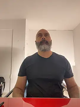 Gabriel Harmant online show from February 5, 2026, 2:27 am